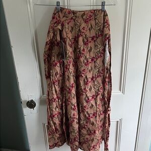 Chic Floral Maxi Skirt in Tan and Pink